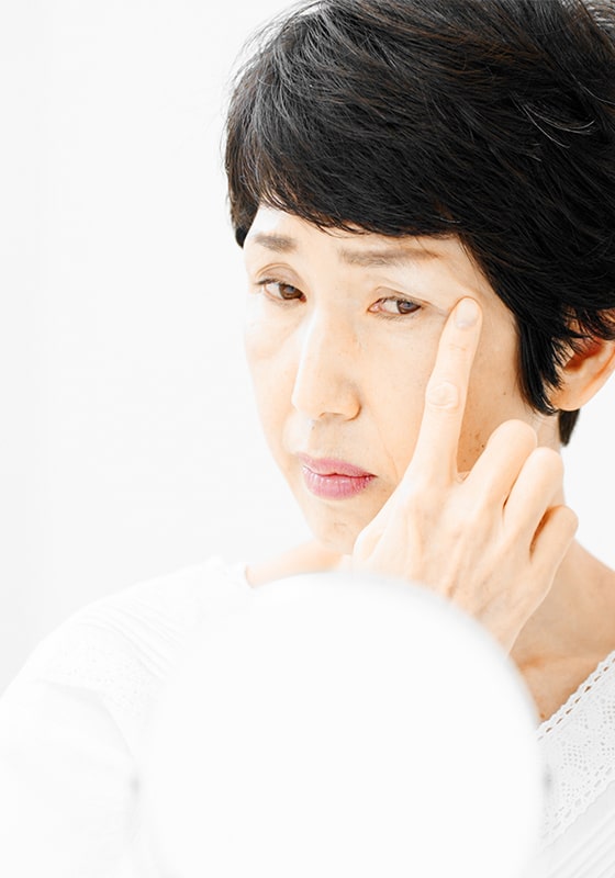 まぶたのたるみが気になる